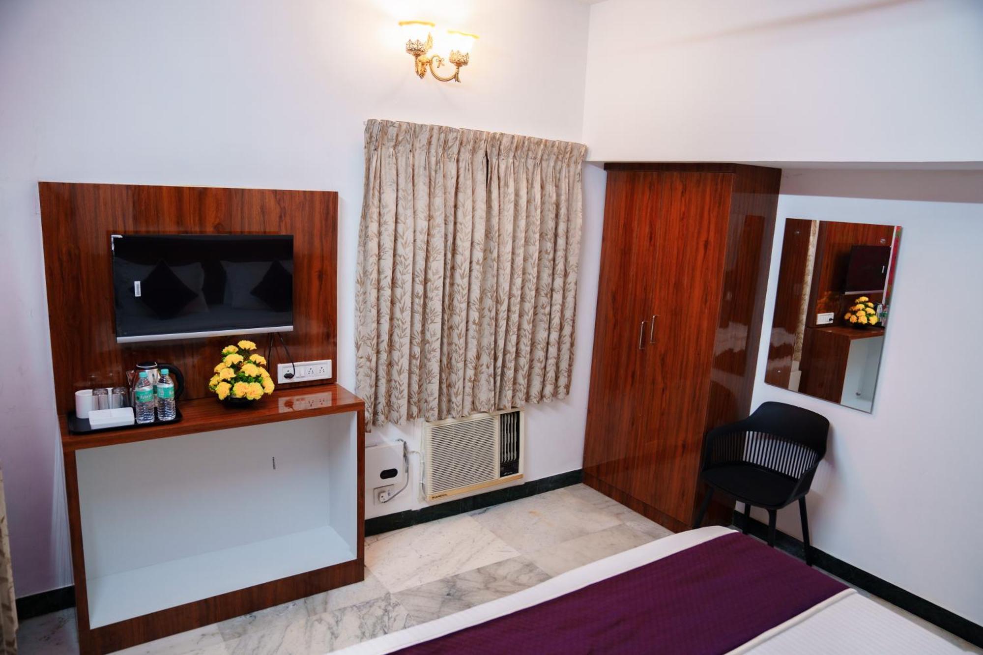 Rich Palace Tnagar Hotel 3*